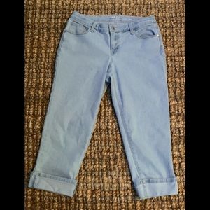 Style and Co Curvy Capri’s